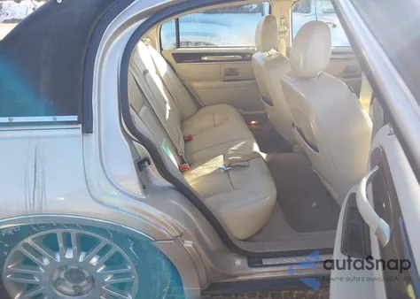 2007 Lincoln Town Car Signature Limited z USA, uszkodzony, nr VIN 1LNHM82VX7Y605908